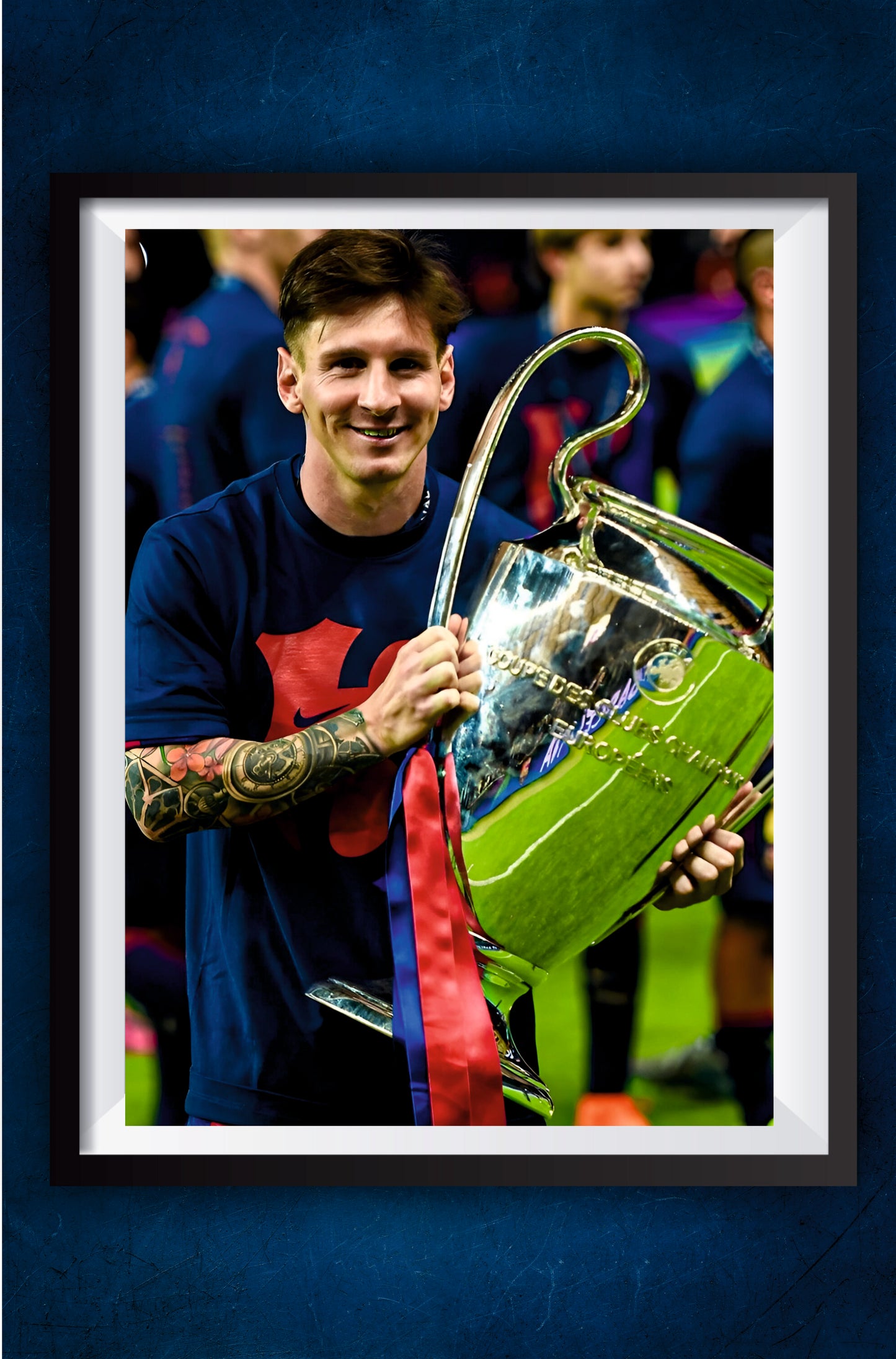 Messi Holding Cup